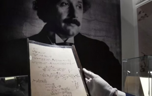 دست‌نوشته اینشتین درباره نظریه نسبیت در حراج پاریس رکوردشکنی کرد